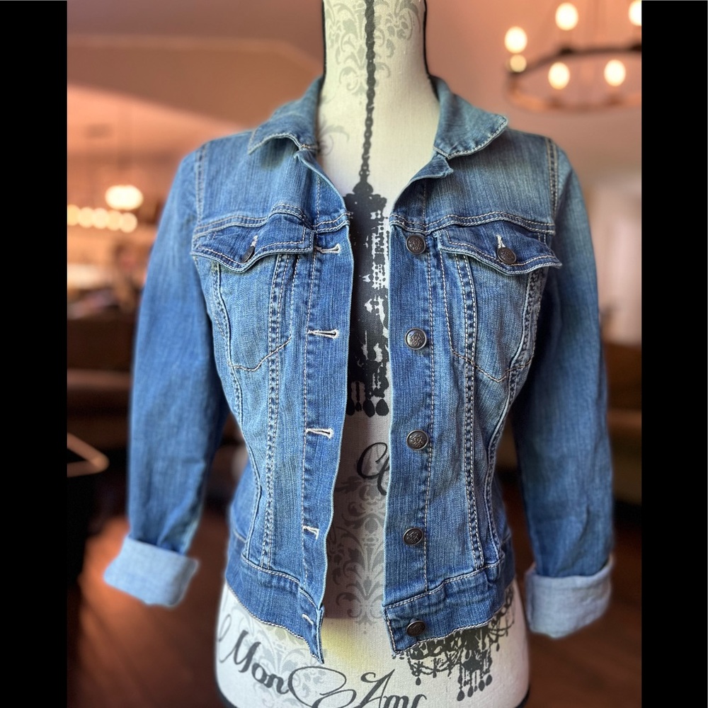 Jessica Simpson cropped denim jacket